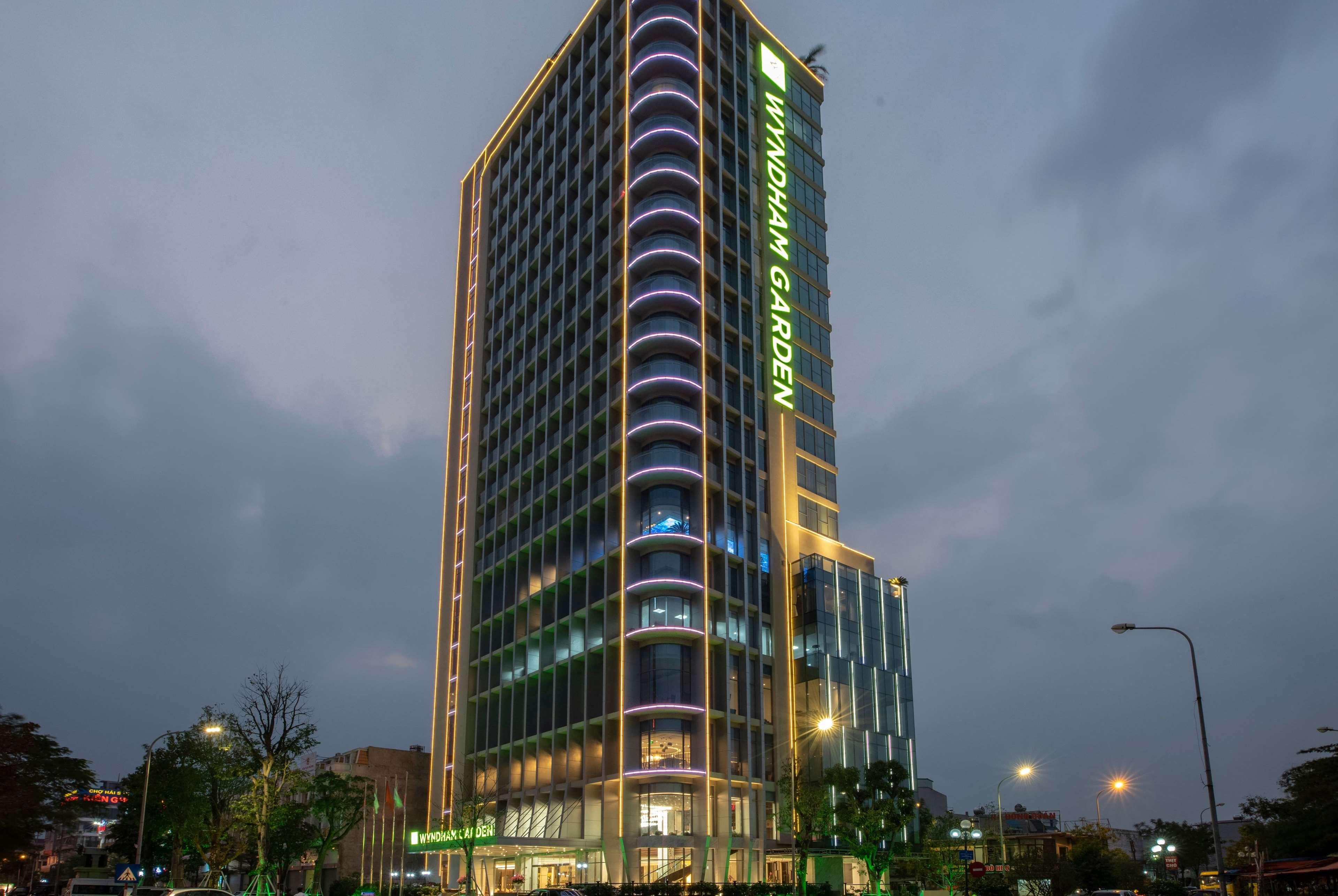 Wyndham Garden Hanoi Esterno foto