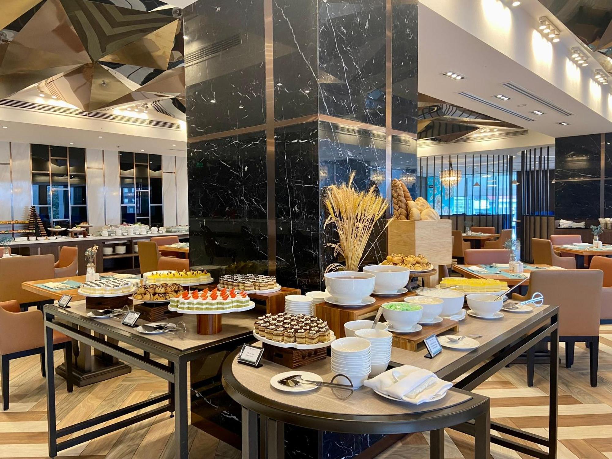 Wyndham Garden Hanoi Esterno foto